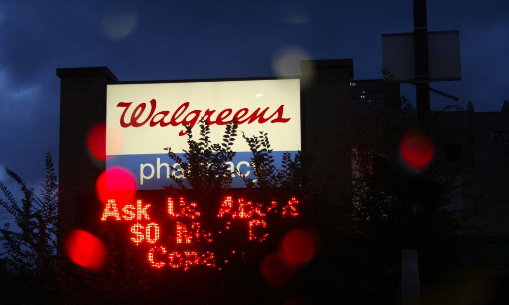 Walgreens is Up 3% On Excitement Over New CEO & Bullish Outlook - VectorVest Still Says Sell