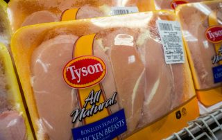 Tyson Foods Falls 2% After 4th Quarter Earnings and Weak Guidance for 2024: Time to Sell?