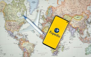 Expedia Tanks After Mixed Q4 Earnings, Weak Guidance Ahead: Is it Time to Sell EXPE?