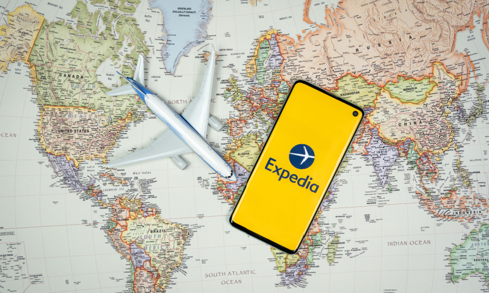 Expedia Tanks After Mixed Q4 Earnings, Weak Guidance Ahead: Is it Time to Sell EXPE?