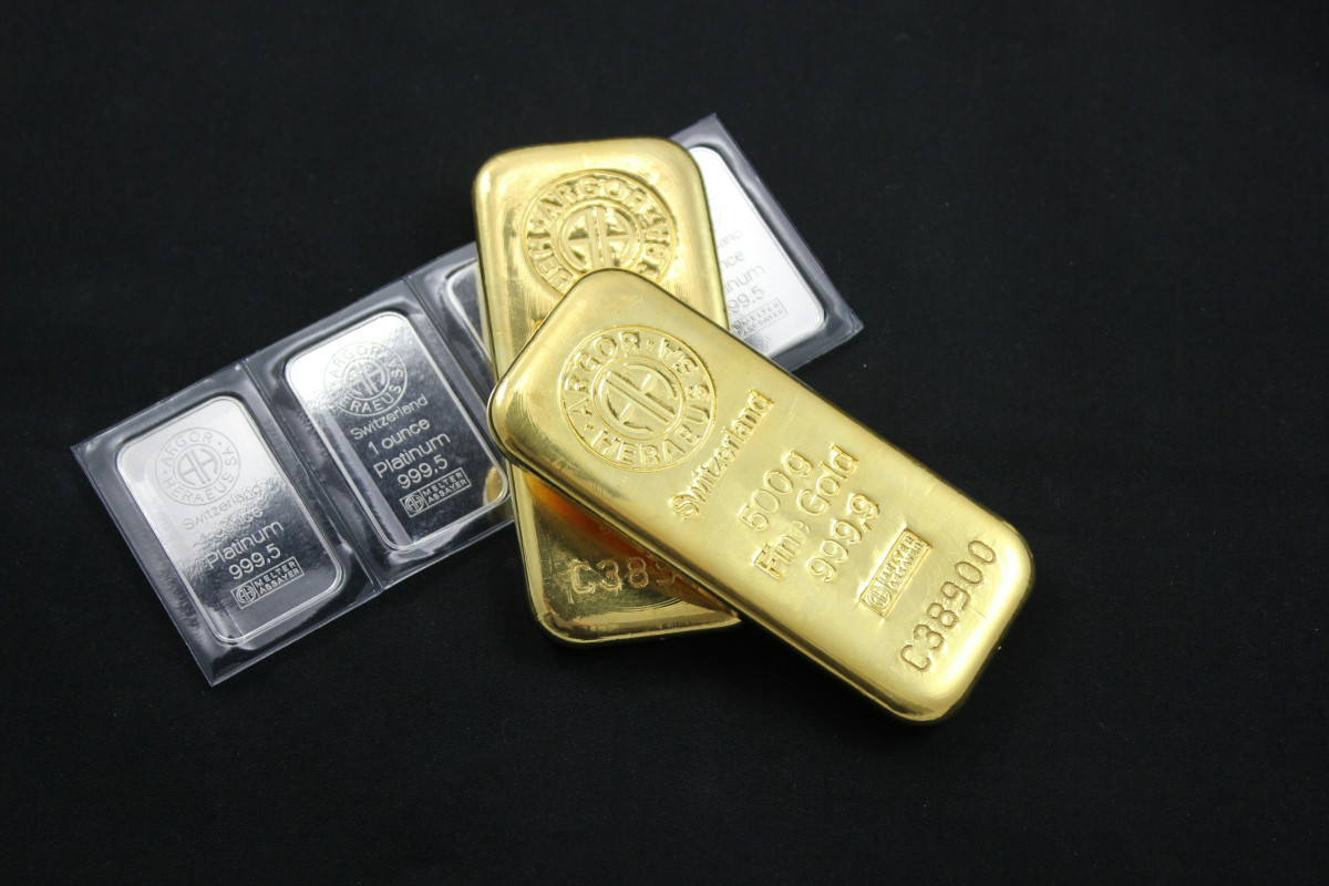 Gold vs Silver Investing: Is it Better to Invest in Gold or Silver?
